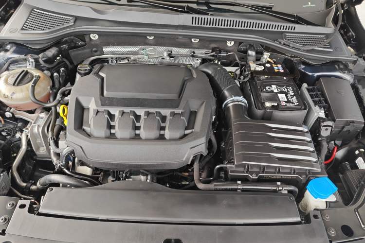 Used Volkswagen Passat 2024 380TSI Dragon Edition Engine Bay