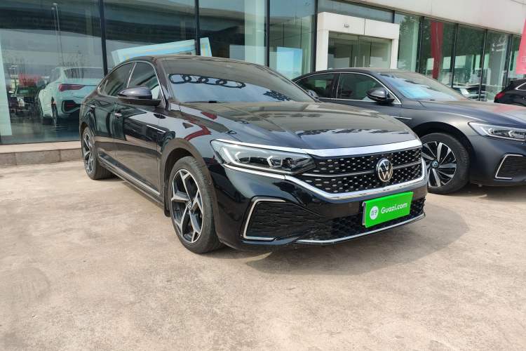 Used Volkswagen Passat 2024 380TSI Starry Luxury Edition Exterior 1
