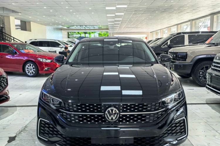 Used Volkswagen Passat 2024 380TSI Starry Sky Flagship Edition Exterior 1