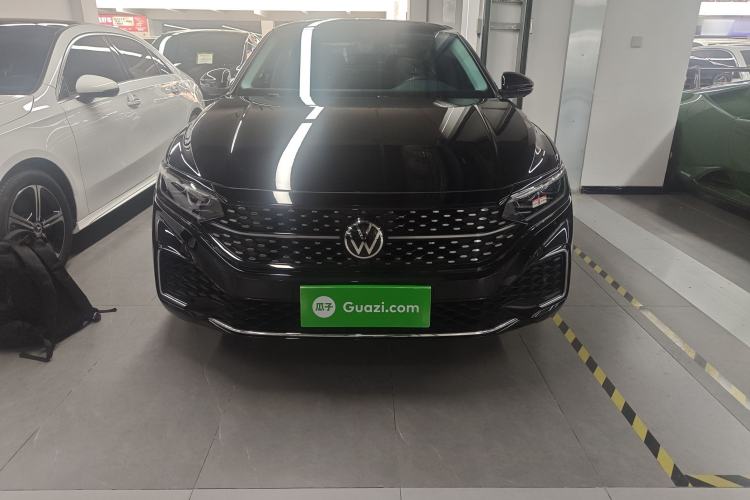 Used Volkswagen Passat 2024 380TSI Starry Luxury Edition Exterior 11