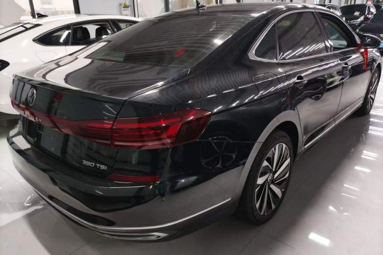 Used Volkswagen Passat 2024 380TSI Dragon Edition Exterior 2
