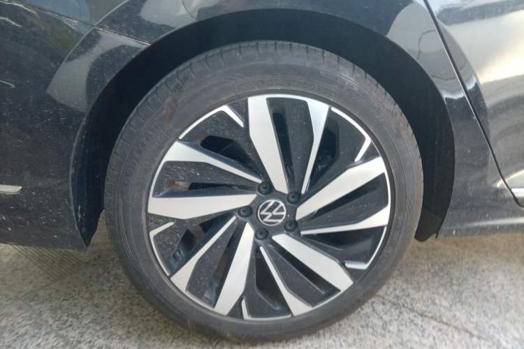 Used Volkswagen Passat 2024 380TSI Luxury Edition Exterior 2