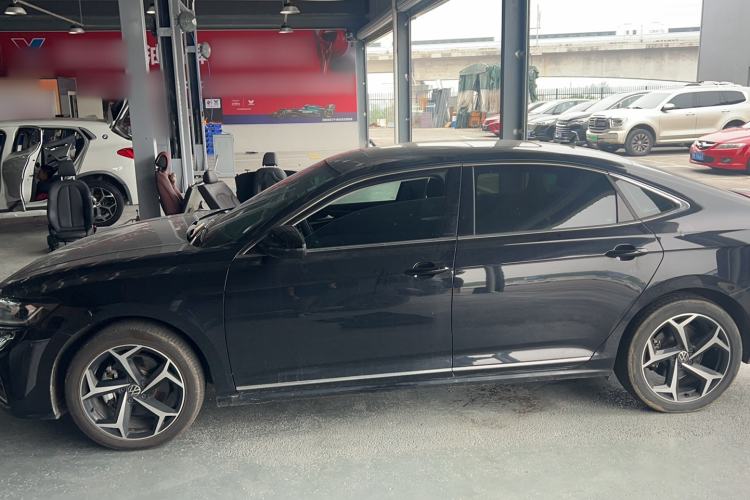 Used Volkswagen Passat 2024 330TSI Starry Elite Edition Exterior 2