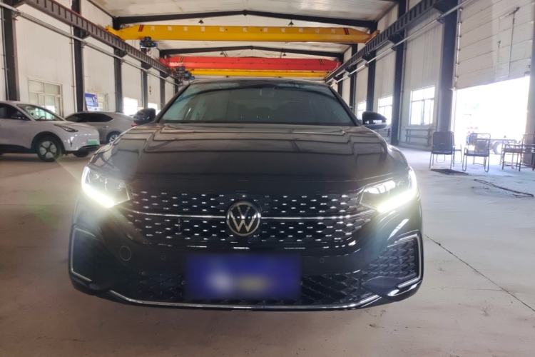 Used Volkswagen Passat 2024 330TSI Starry Elite Edition Exterior 2