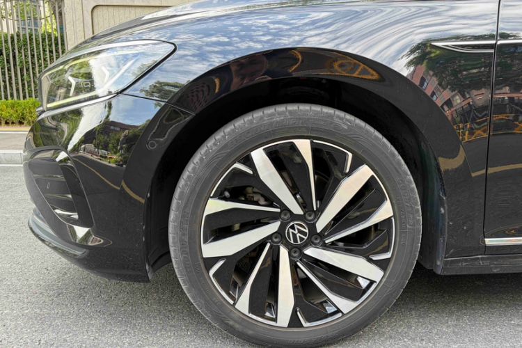 Used Volkswagen Passat 2024 380TSI Luxury Edition Exterior 2