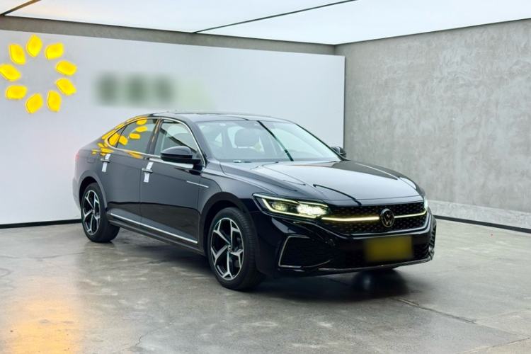 Used Volkswagen Passat 2024 380TSI Starry Luxury Edition