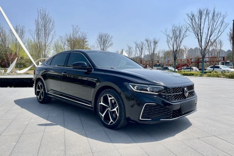 Used Volkswagen Passat 2024 380TSI Starry Luxury Edition Exterior 2