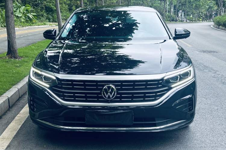 Used Volkswagen Passat 2024 380TSI Luxury Edition Exterior 2