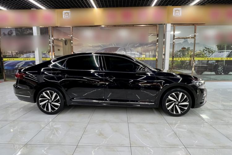 Used Volkswagen Passat 2024 330TSI Elite Edition Exterior 3