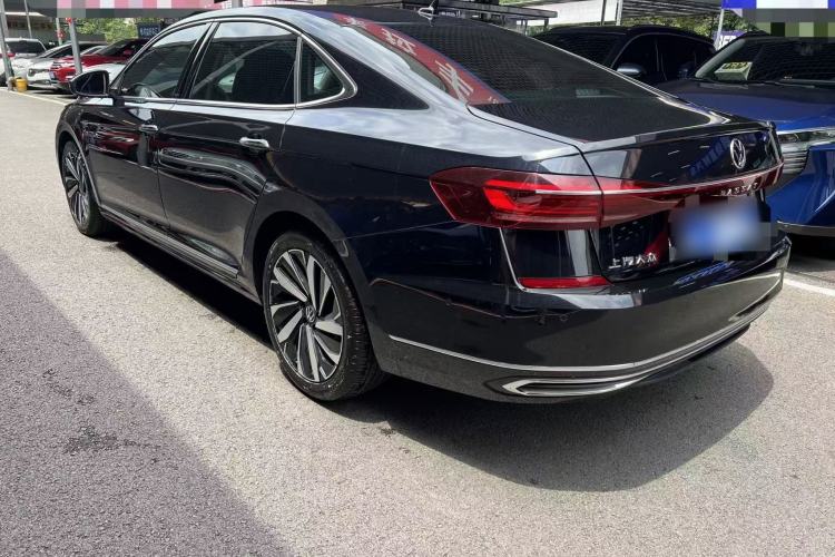 Used Volkswagen Passat 2024 380TSI Dragon Glory Edition Exterior 3