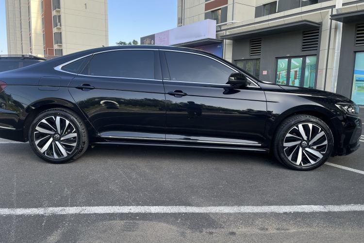 Used Volkswagen Passat 2024 380TSI Dragon Edition Exterior 3