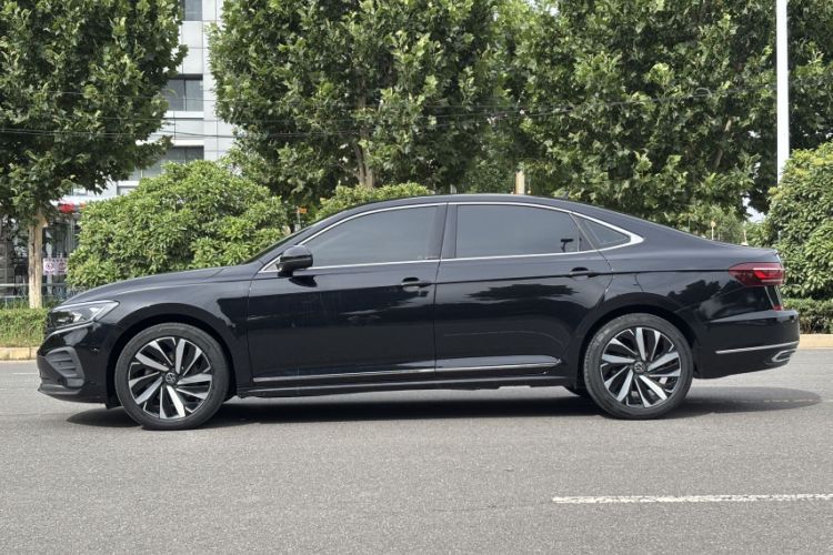 Used Volkswagen Passat 2024 330TSI Elite Edition Exterior 3