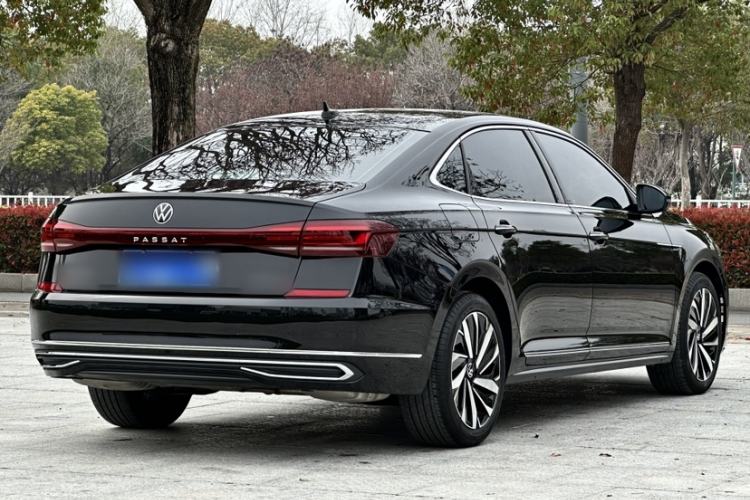 Used Volkswagen Passat 2024 380TSI Luxury Edition Exterior 3