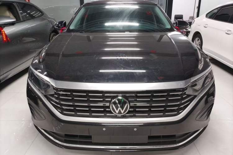 Used Volkswagen Passat 2024 380TSI Dragon Edition Exterior 4