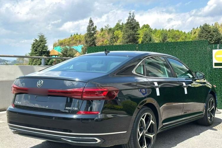 Used Volkswagen Passat 2024 380TSI Starry Elite Edition Exterior 4