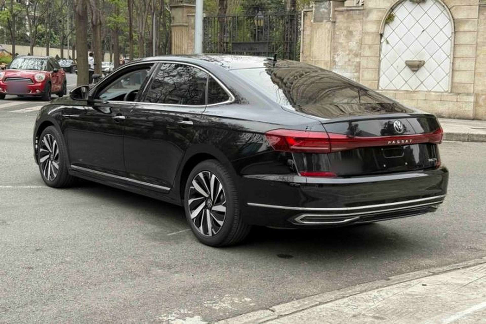 Used Volkswagen Passat 2024 380TSI Luxury Edition Exterior 4