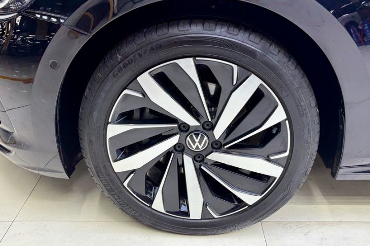Used Volkswagen Passat 2024 380TSI Luxury Edition Exterior 4