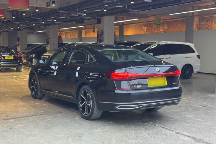 Used Volkswagen Passat 2024 380TSI Starry Luxury Edition