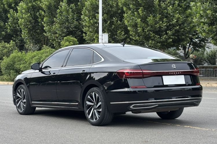 Used Volkswagen Passat 2024 330TSI Elite Edition Exterior 4