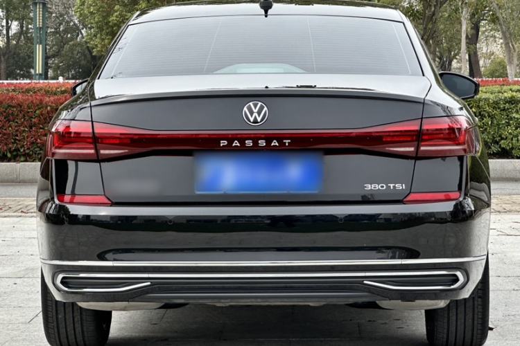 Used Volkswagen Passat 2024 380TSI Luxury Edition Exterior 4
