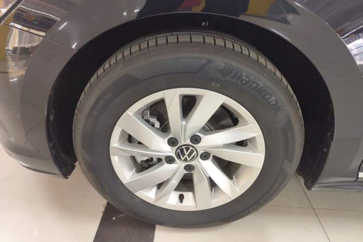 Used Volkswagen Passat 2024 280TSI Business Edition Exterior 4