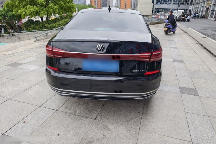 Used Volkswagen Passat 2024 380TSI Luxury Edition Exterior 4