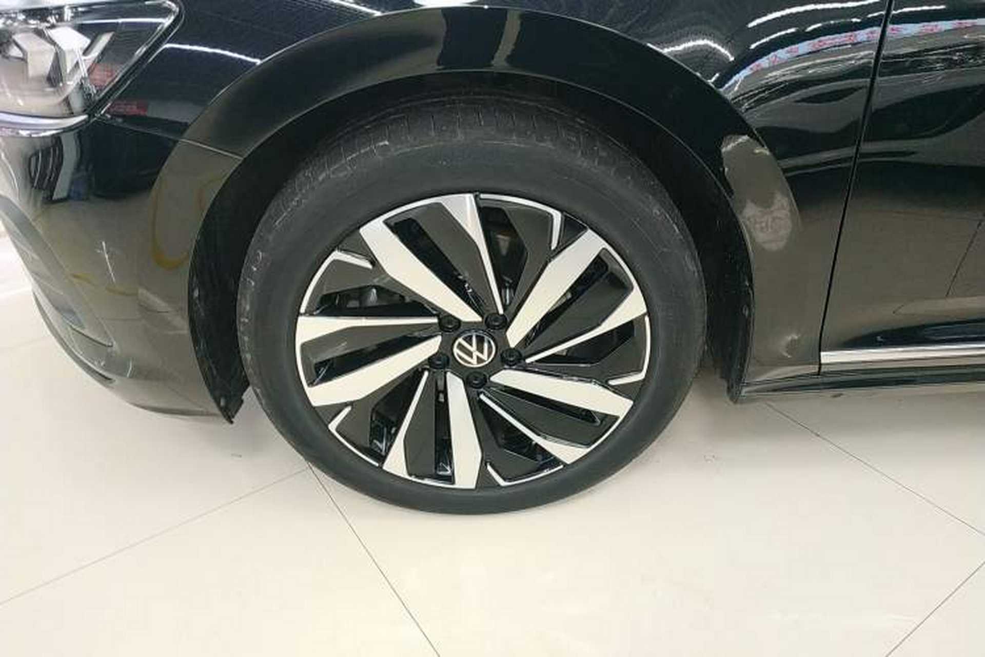 Used Volkswagen Passat 2024 380TSI Dragon Edition Exterior 4