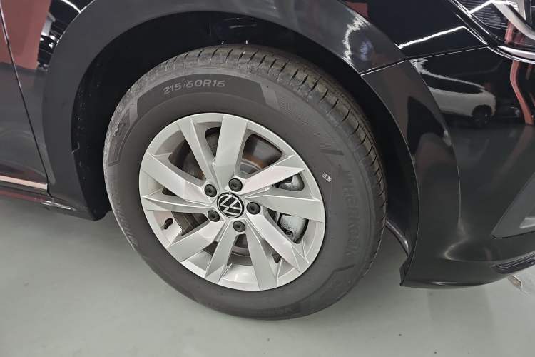 Used Volkswagen Passat 2024 280TSI Business Edition Exterior 4