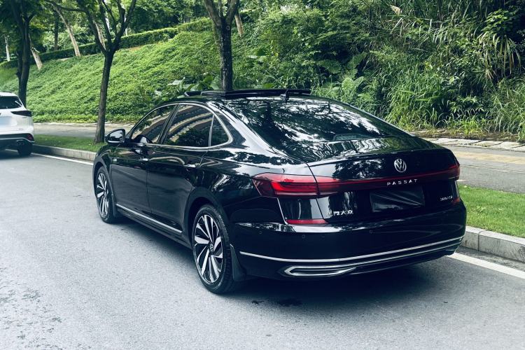 Used Volkswagen Passat 2024 380TSI Luxury Edition Exterior 4