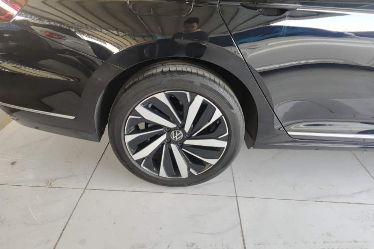 Used Volkswagen Passat 2024 330TSI Elite Edition Exterior 4