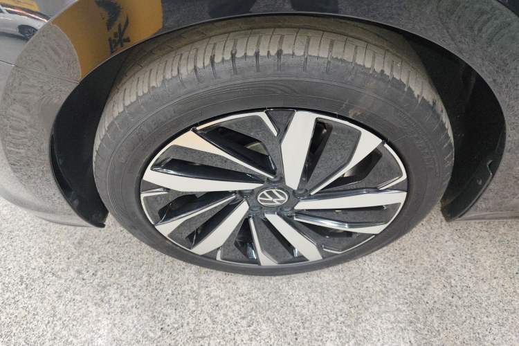Used Volkswagen Passat 2024 380TSI Dragon Edition Exterior 4