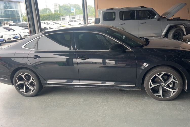 Used Volkswagen Passat 2024 330TSI Starry Elite Edition Exterior 5
