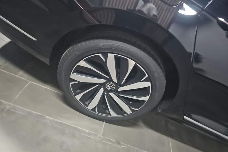 Used Volkswagen Passat 2024 380TSI Luxury Edition Exterior 5