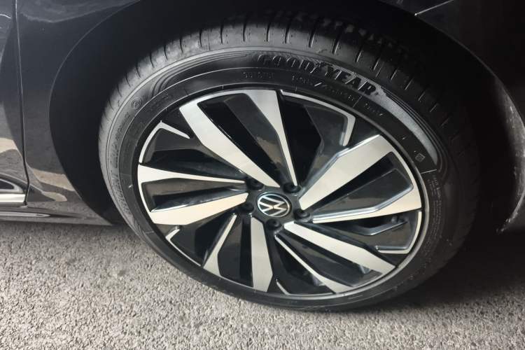 Used Volkswagen Passat 2024 380TSI Dragon Glory Edition Exterior 5