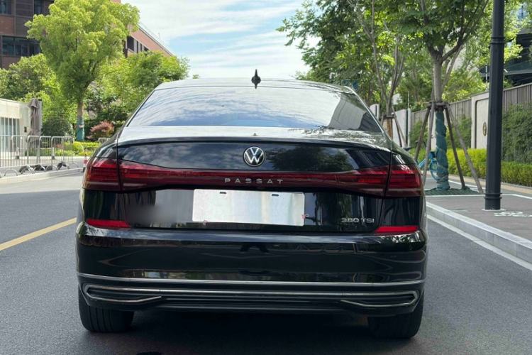 Used Volkswagen Passat 2024 380TSI Luxury Edition Exterior 5