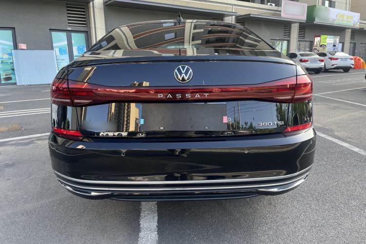 Used Volkswagen Passat 2024 380TSI Dragon Edition Exterior 5