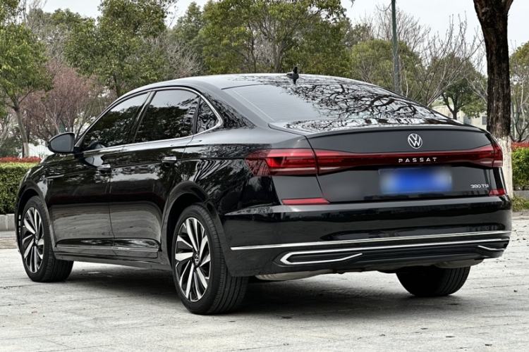 Used Volkswagen Passat 2024 380TSI Luxury Edition Exterior 5