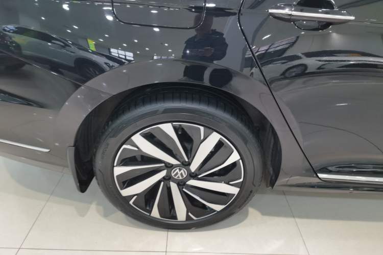 Used Volkswagen Passat 2024 380TSI Elite Edition Exterior 5