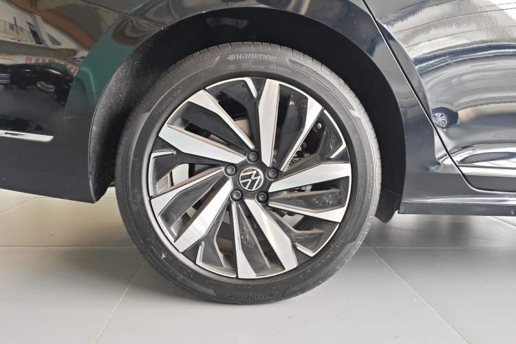 Used Volkswagen Passat 2024 330TSI Elite Edition Exterior 5