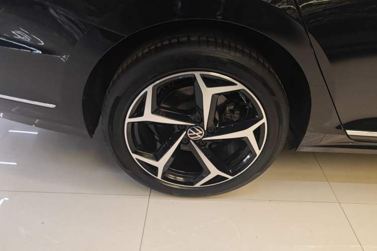 Used Volkswagen Passat 2024 330TSI Starry Elite Edition Exterior 5