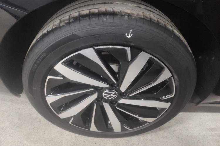 Used Volkswagen Passat 2024 380TSI Dragon Edition Exterior 5