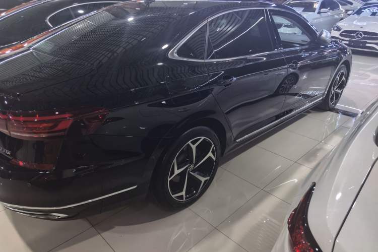 Used Volkswagen Passat 2024 380TSI Starry Elite Edition Exterior 5