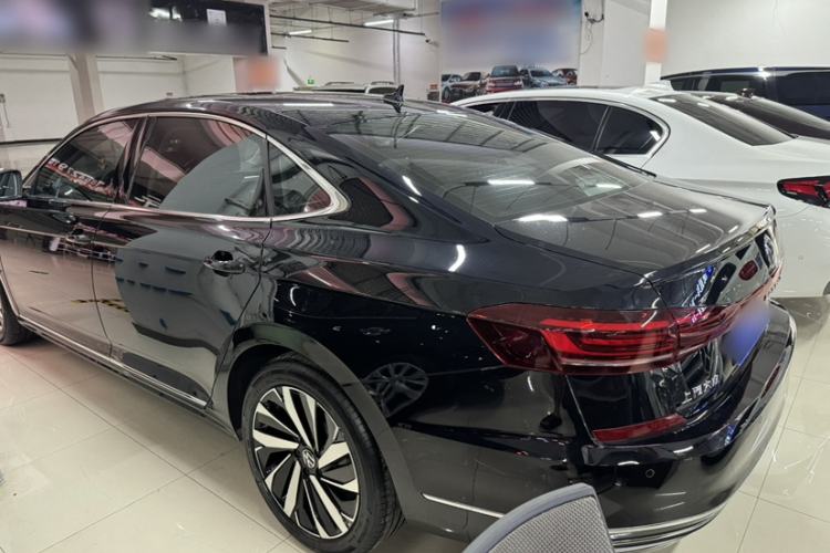 Used Volkswagen Passat 2024 380TSI Elite Edition Exterior 5