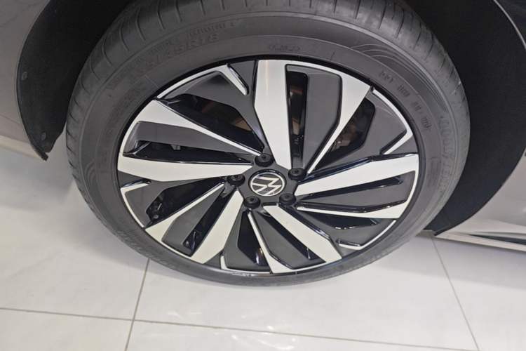 Used Volkswagen Passat 2024 380TSI Dragon Glory Edition Exterior 5