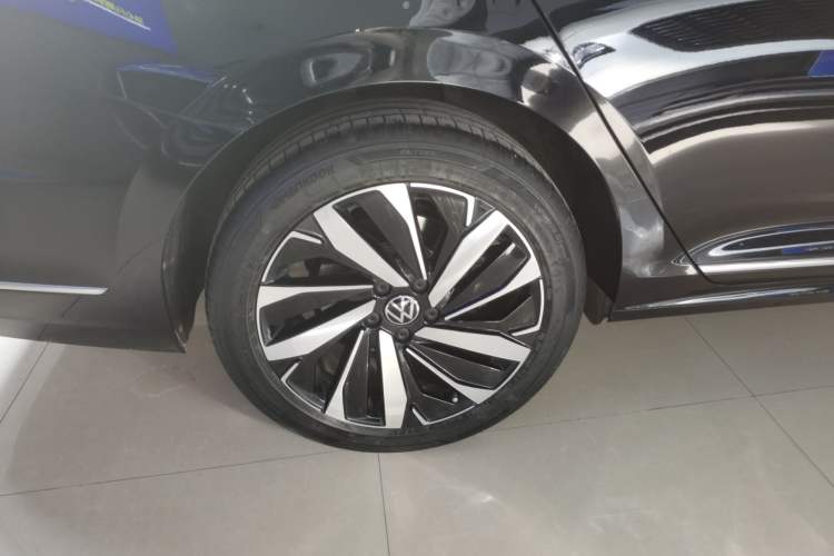 Used Volkswagen Passat 2024 380TSI Elite Edition Exterior 5