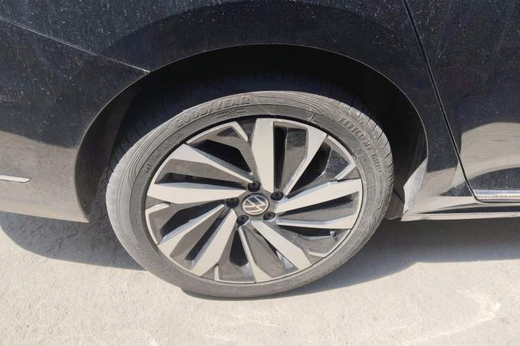 Used Volkswagen Passat 2024 380TSI Dragon Glory Edition Exterior 5