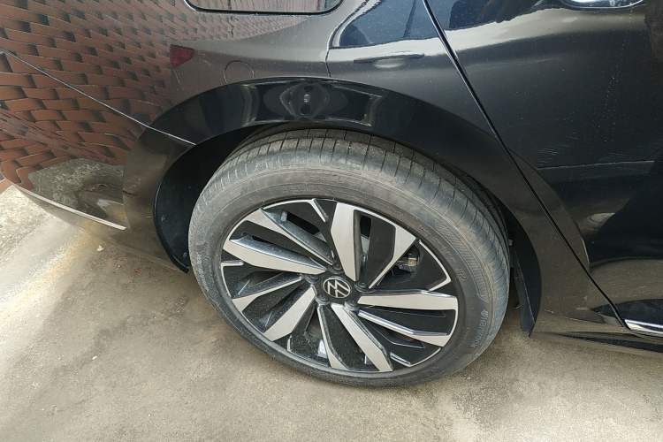 Used Volkswagen Passat 2024 380TSI Dragon Edition Exterior 5