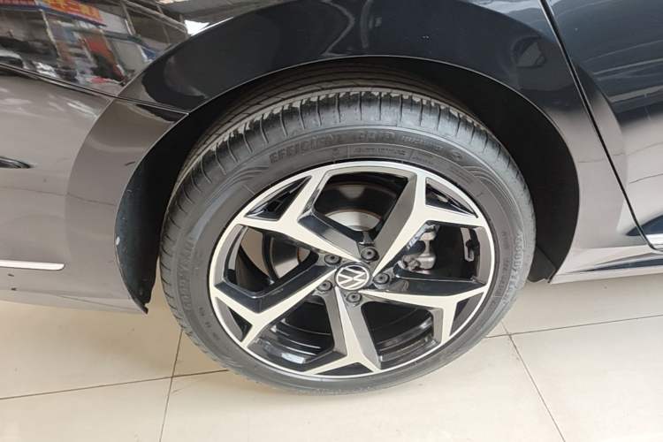 Used Volkswagen Passat 2024 380TSI Starry Luxury Edition Exterior 5