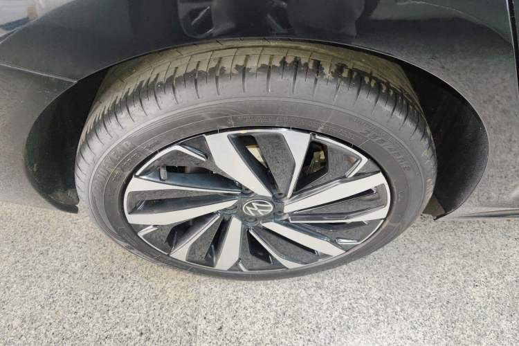 Used Volkswagen Passat 2024 380TSI Dragon Edition Exterior 5