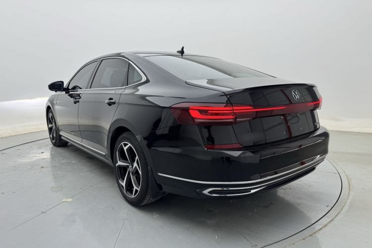 Used Volkswagen Passat 2024 330TSI Starry Elite Edition Exterior 6